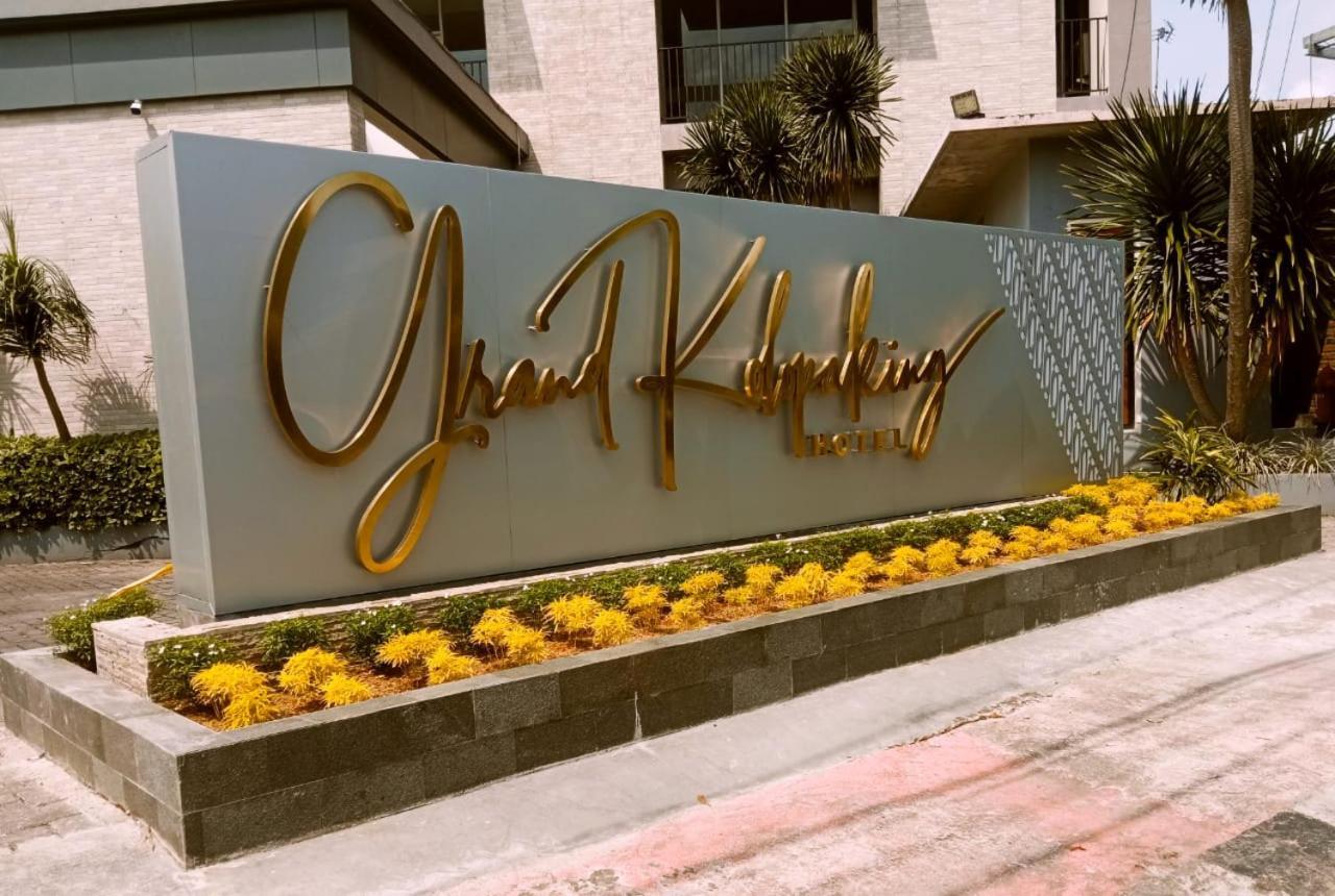 Grand Kolopaking Hotel Kebumen Kültér fotó