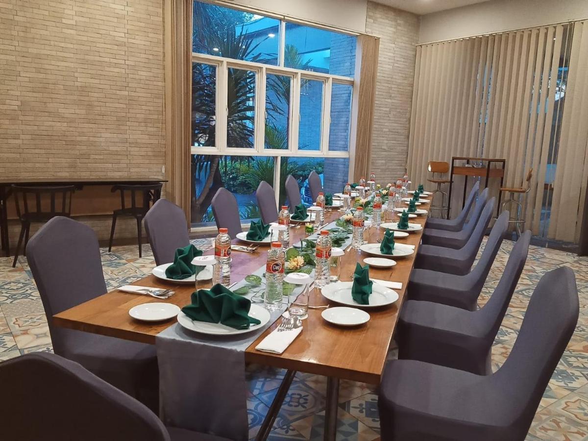 Grand Kolopaking Hotel Kebumen Kültér fotó