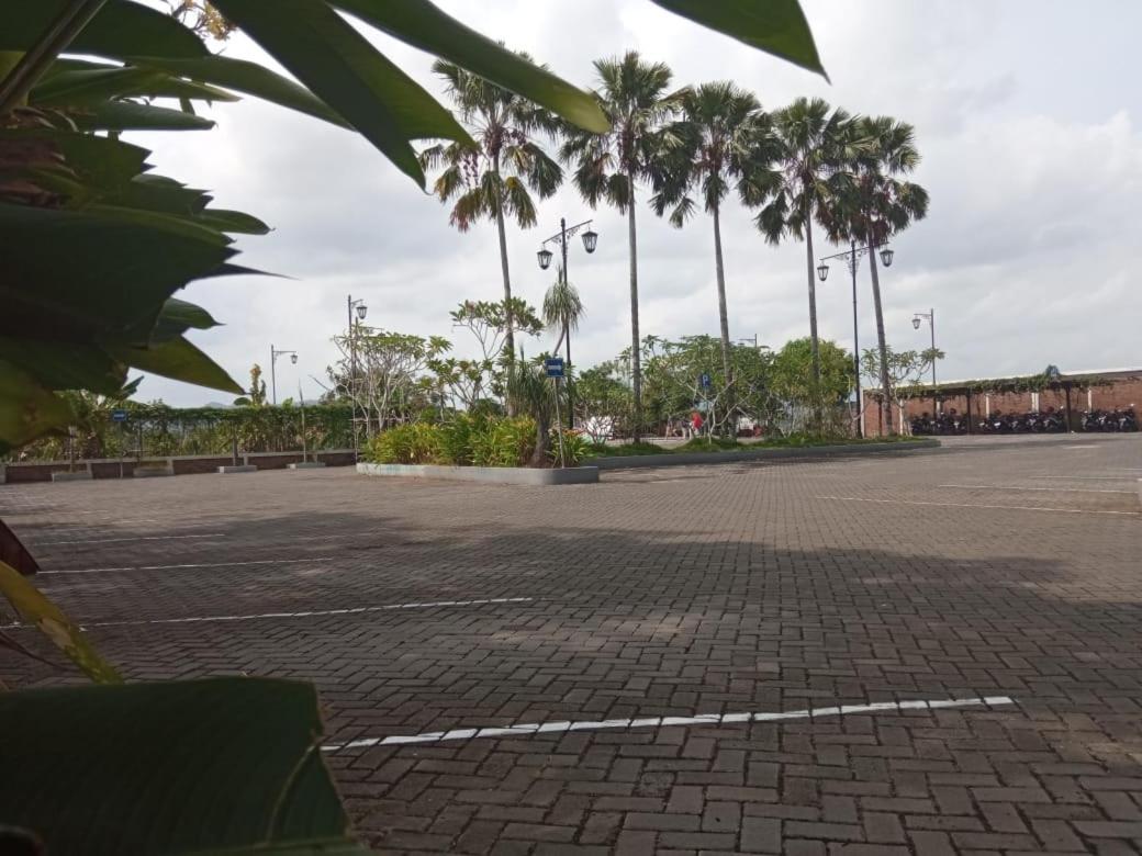 Grand Kolopaking Hotel Kebumen Kültér fotó
