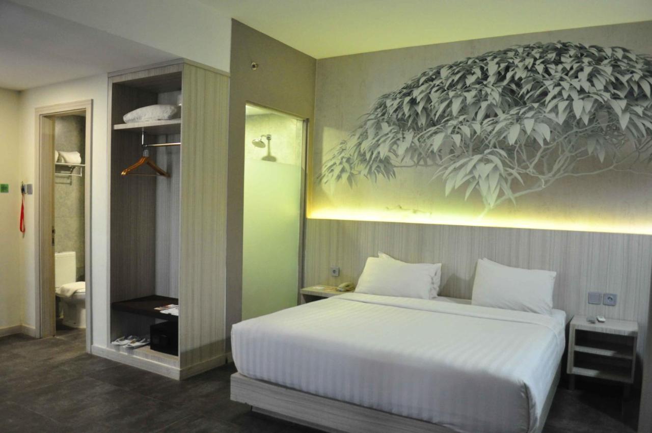 Grand Kolopaking Hotel Kebumen Kültér fotó