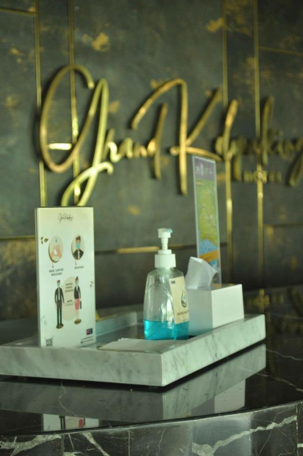 Grand Kolopaking Hotel Kebumen Kültér fotó