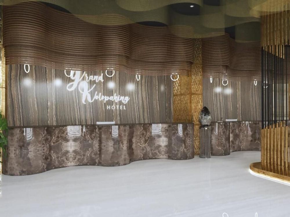 Grand Kolopaking Hotel Kebumen Kültér fotó