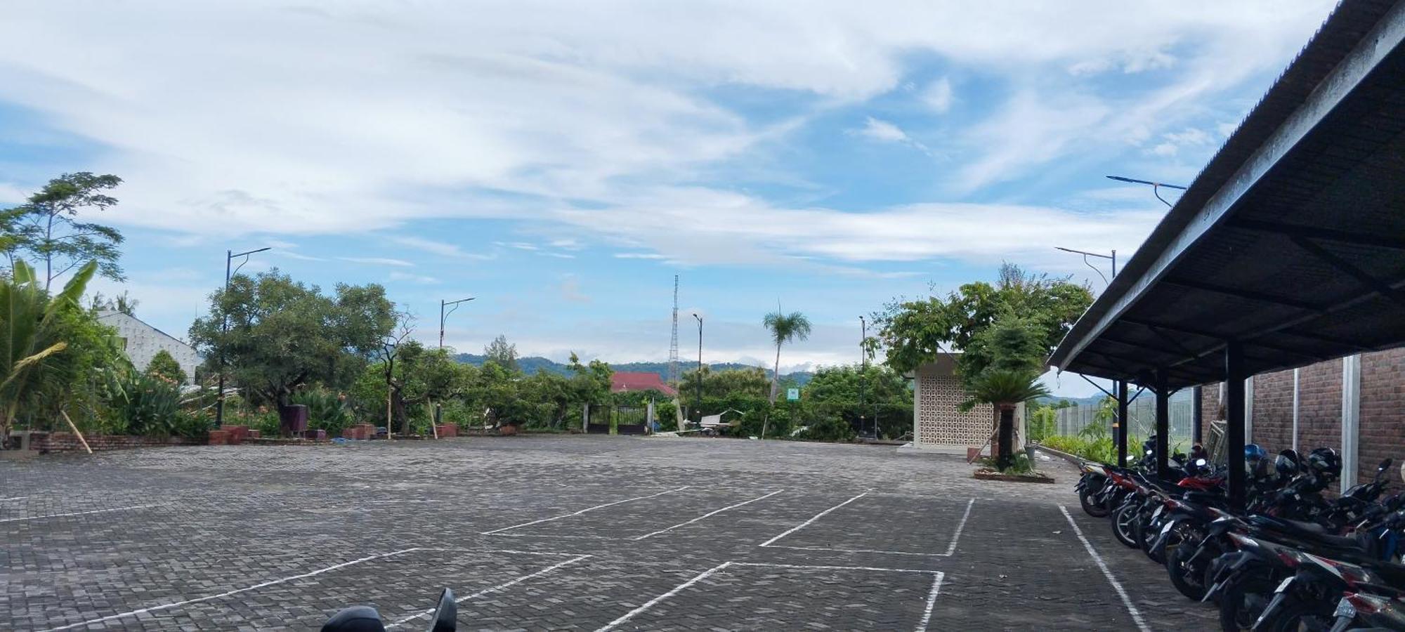 Grand Kolopaking Hotel Kebumen Kültér fotó