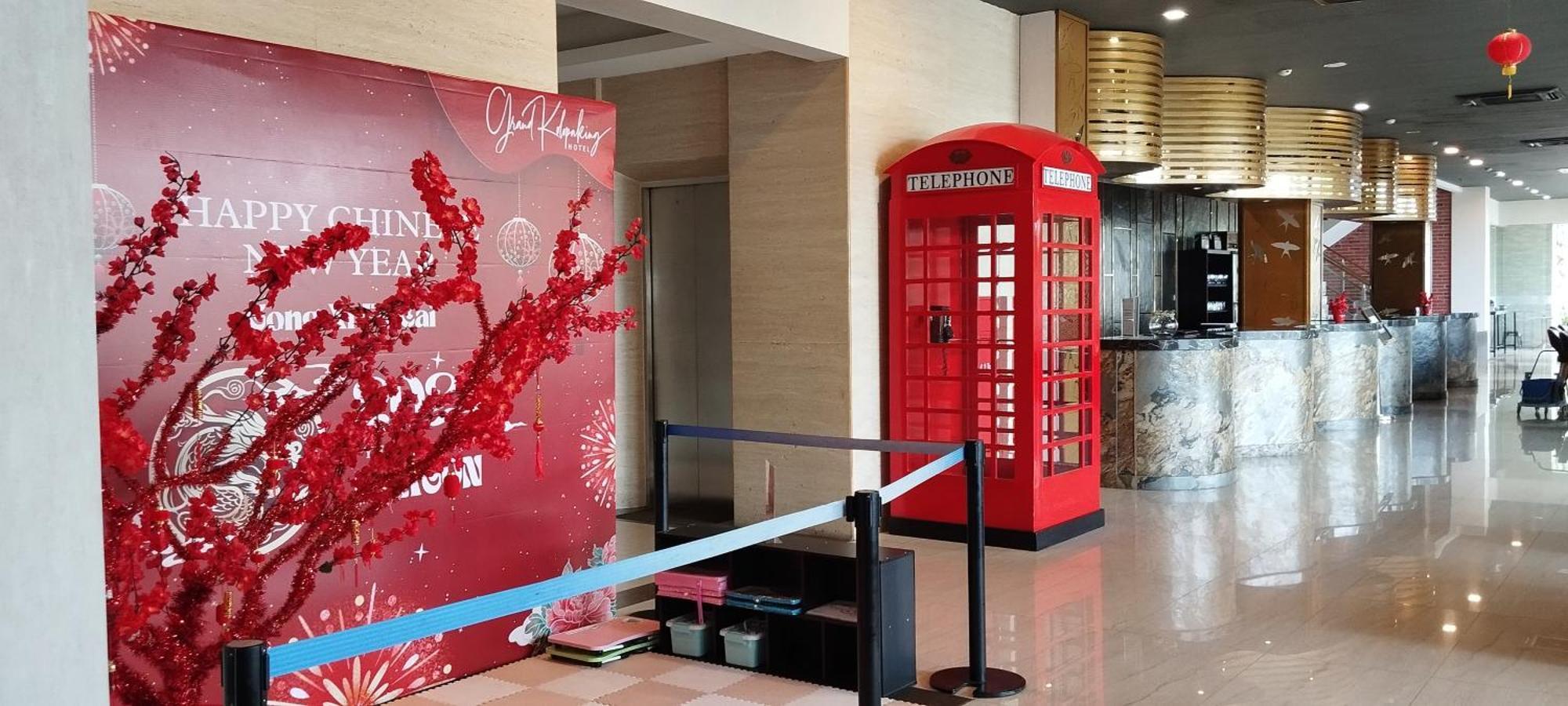 Grand Kolopaking Hotel Kebumen Kültér fotó